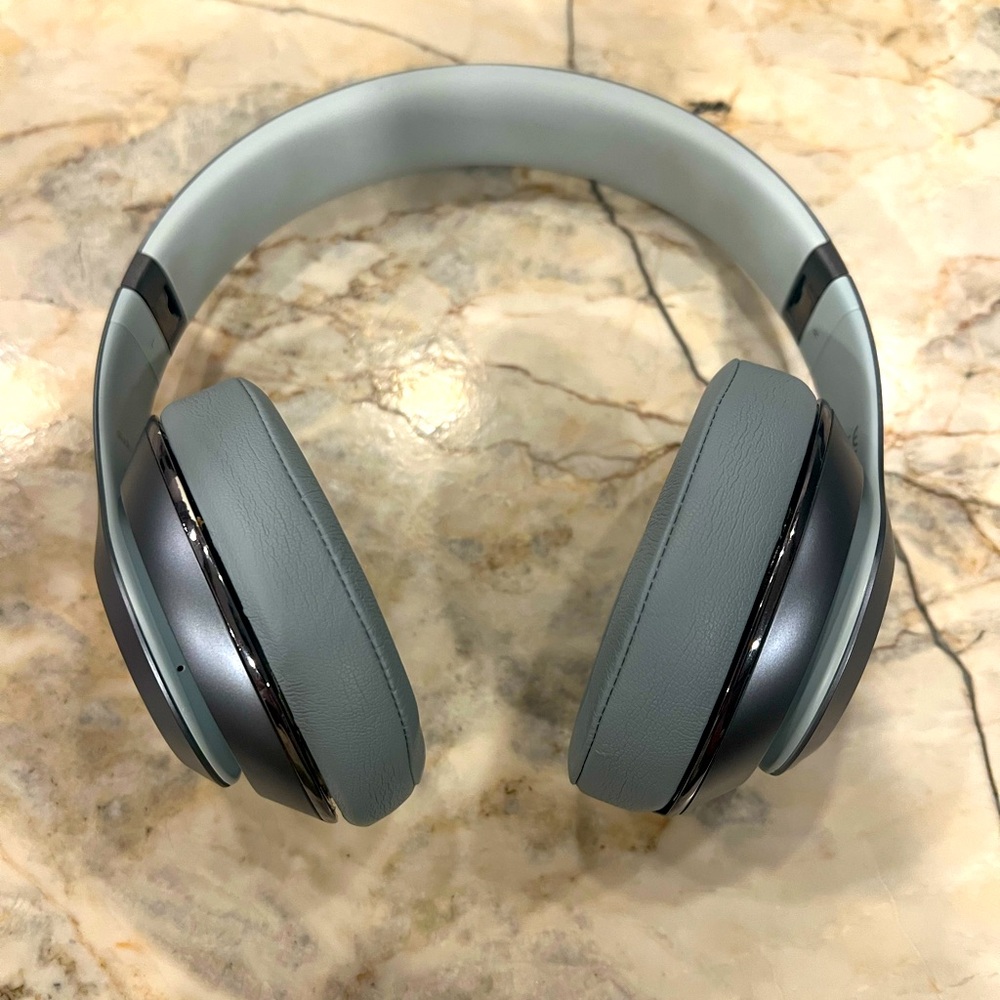 Beat Studio 3 Wireless Headphones - Metallic Sky